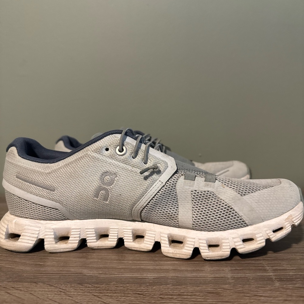 On Running Women’'s Light Gray/teal Sneaker